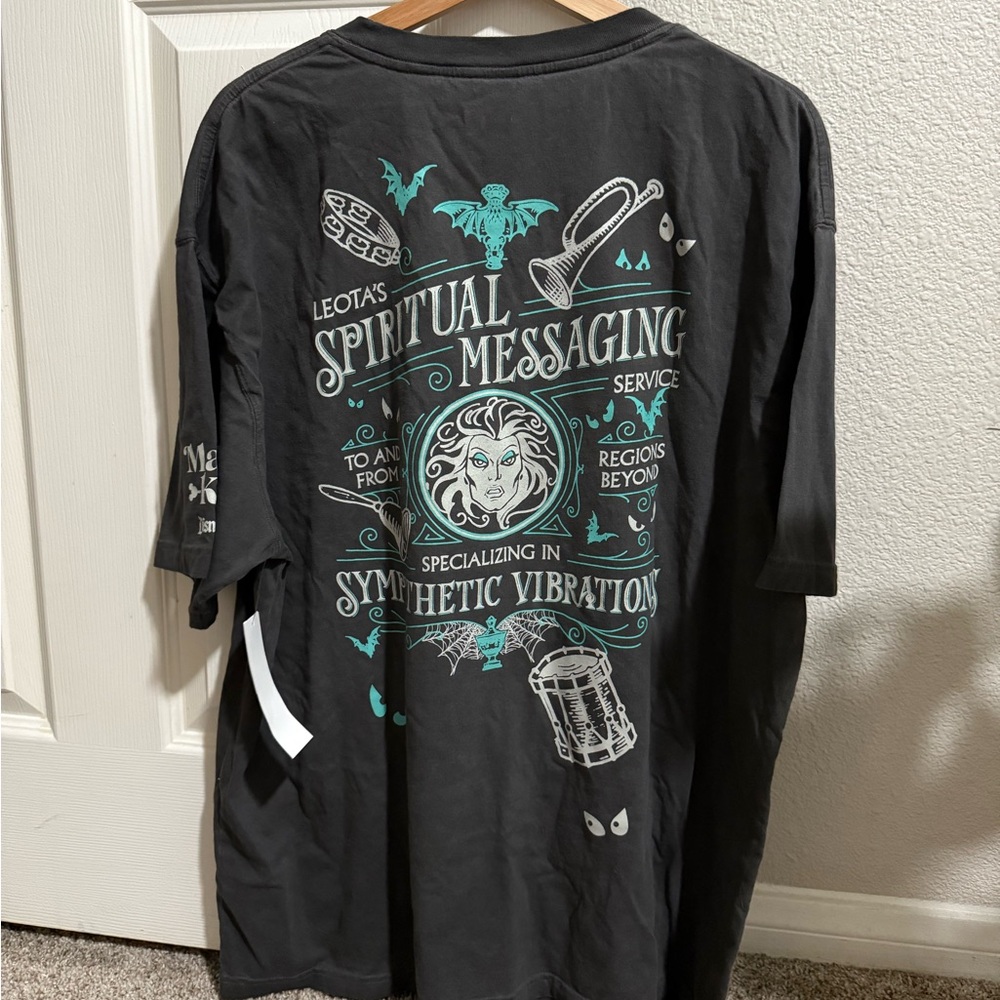 Disneyland Magic Key exclusive haunted mansion tshirt